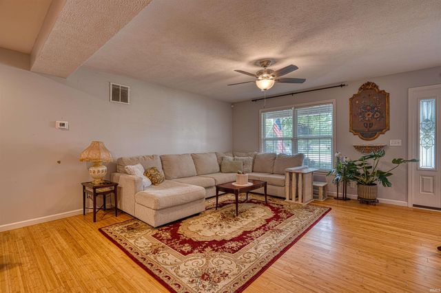 15521 AJ Drive, Evansville, IN 47725