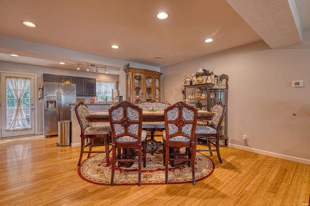 15521 AJ Drive, Evansville, IN 47725