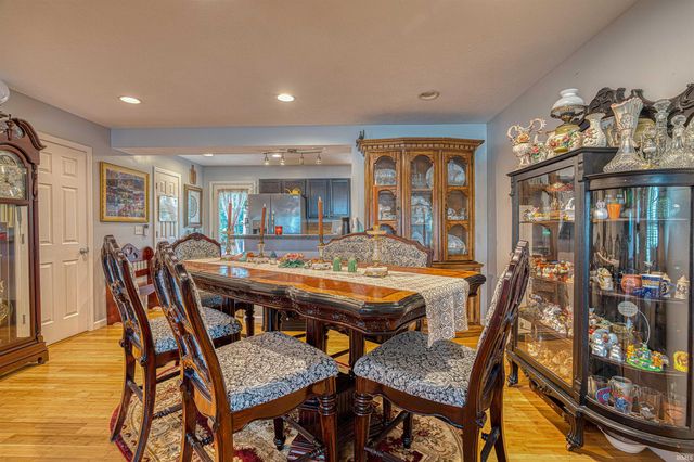 15521 AJ Drive, Evansville, IN 47725