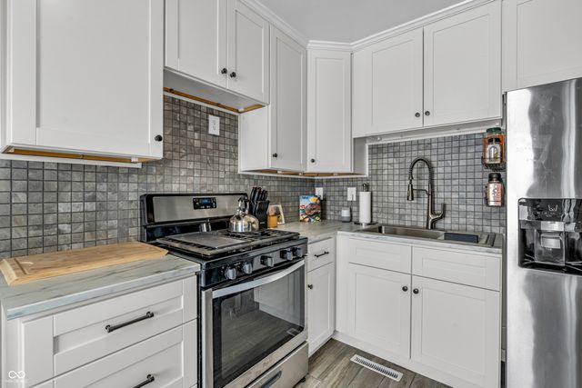 137 N 4th Avenue, Beech Grove, IN 46107