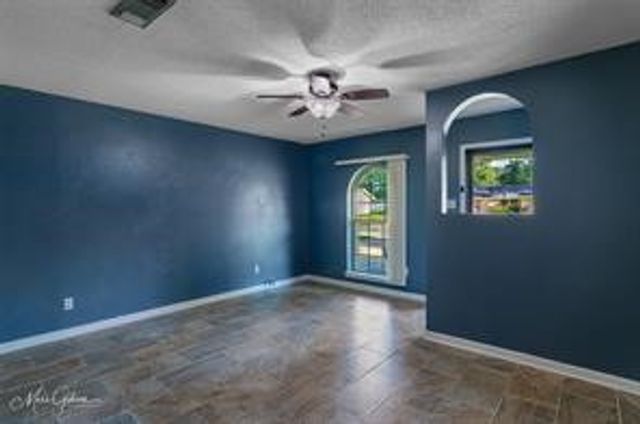1920 Venus Drive, Bossier City, LA 71112
