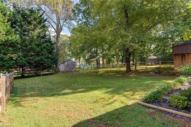 208 Mountain View Road, King, NC 27021