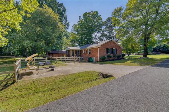 208 Mountain View Road, King, NC 27021
