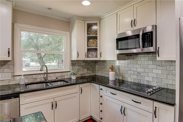 208 Mountain View Road, King, NC 27021