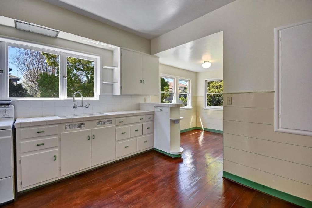 Image 7 of property listing at 901 Sunnyvale Saratoga Road, Sunnyvale, CA 94087