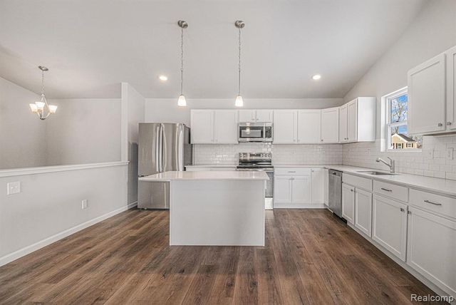 3163 Wild Orchid Lane, Burton, MI 48519