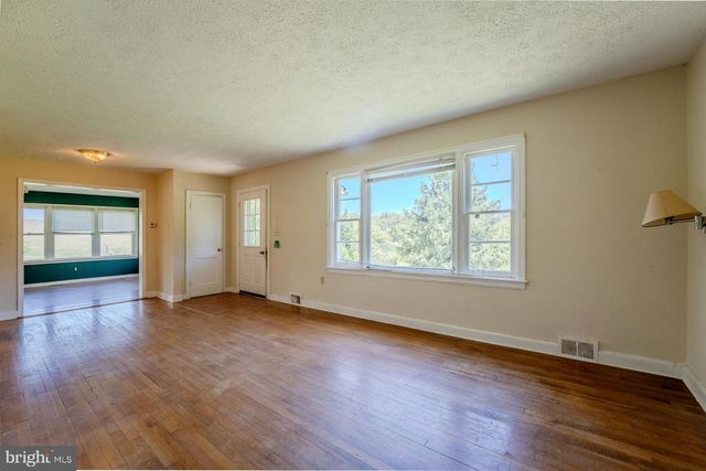 35339 APPALACHIAN TRAIL RD, Round Hill, VA 20141