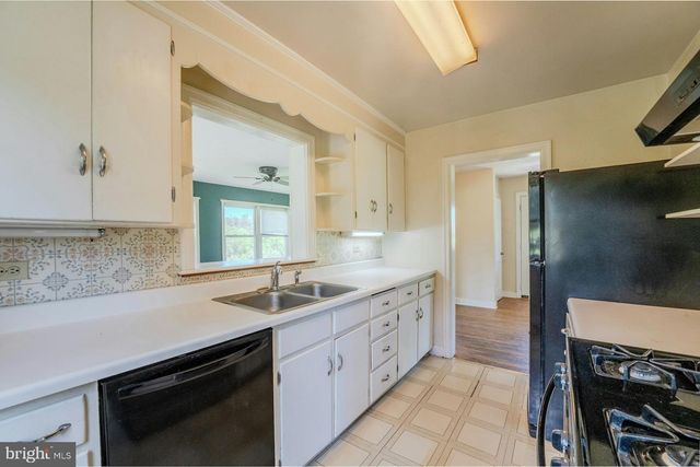 35339 APPALACHIAN TRAIL RD, Round Hill, VA 20141