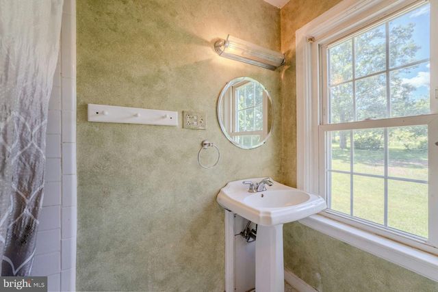 35339 APPALACHIAN TRAIL RD, Round Hill, VA 20141