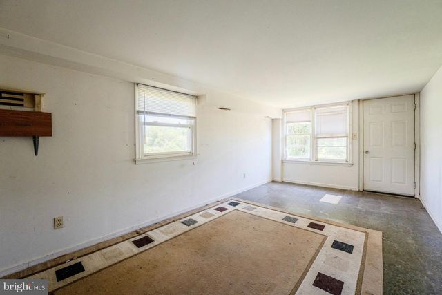 35339 APPALACHIAN TRAIL RD, Round Hill, VA 20141