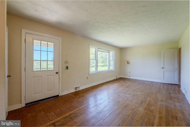 35339 APPALACHIAN TRAIL RD, Round Hill, VA 20141