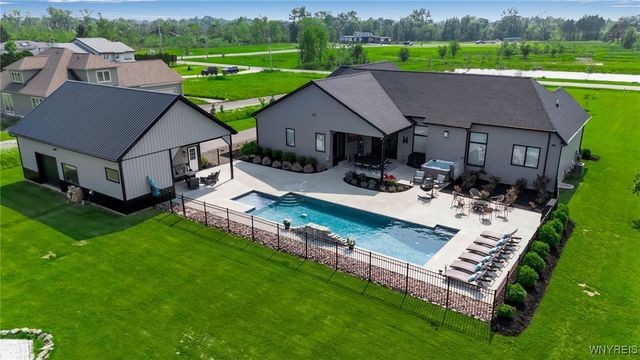 5815 Newhouse Road, Clarence, NY 14051