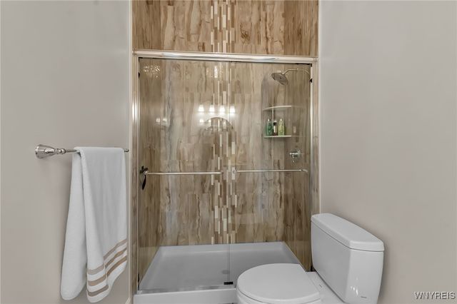 5815 Newhouse Road, Clarence, NY 14051