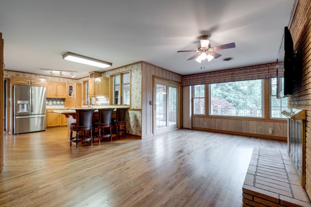 182 Cherokee Rd, Hendersonville, TN 37075