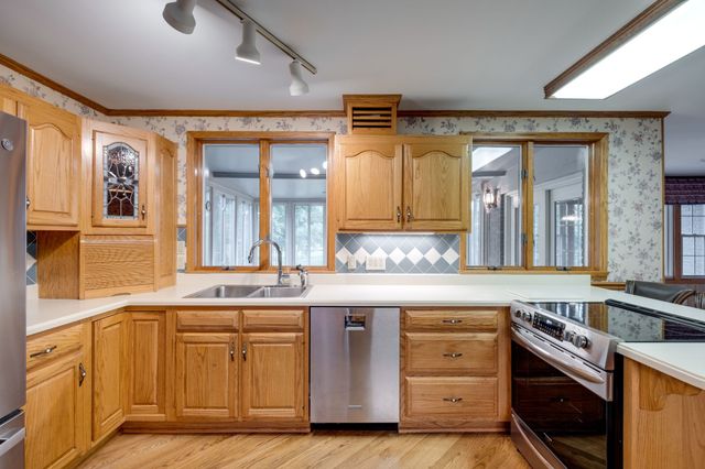182 Cherokee Rd, Hendersonville, TN 37075