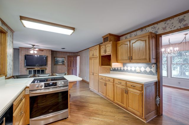 182 Cherokee Rd, Hendersonville, TN 37075