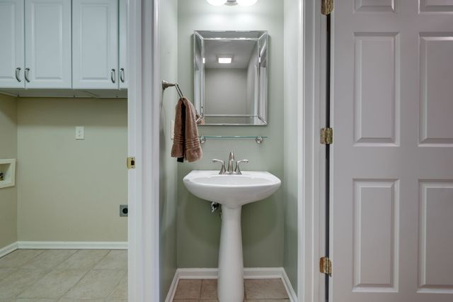 182 Cherokee Rd, Hendersonville, TN 37075