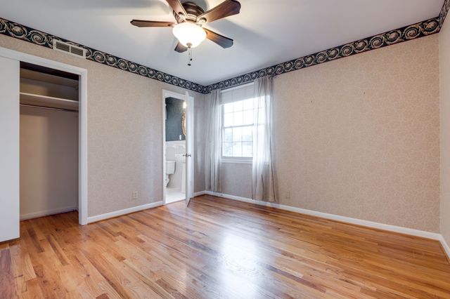 182 Cherokee Rd, Hendersonville, TN 37075