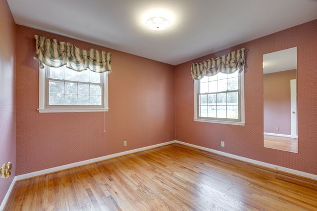 182 Cherokee Rd, Hendersonville, TN 37075