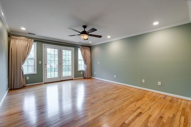 182 Cherokee Rd, Hendersonville, TN 37075