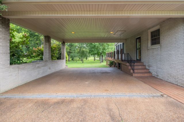 182 Cherokee Rd, Hendersonville, TN 37075