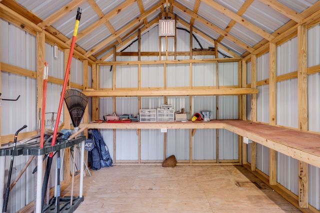 182 Cherokee Rd, Hendersonville, TN 37075
