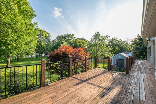 182 Cherokee Rd, Hendersonville, TN 37075