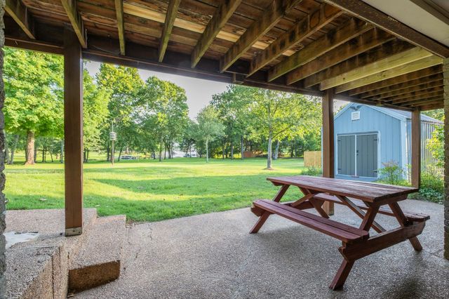 182 Cherokee Rd, Hendersonville, TN 37075