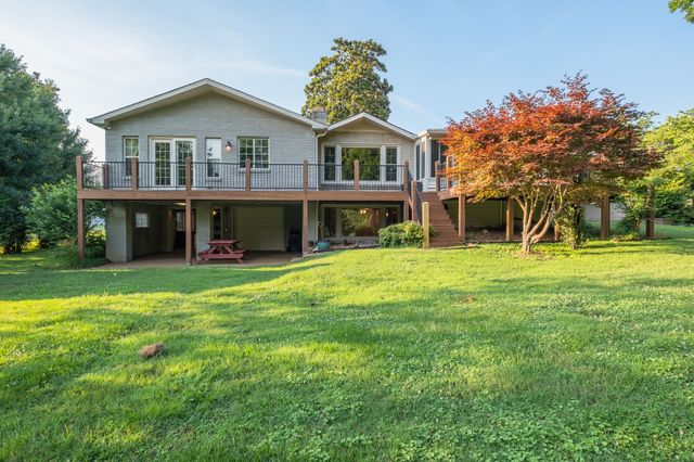 182 Cherokee Rd, Hendersonville, TN 37075