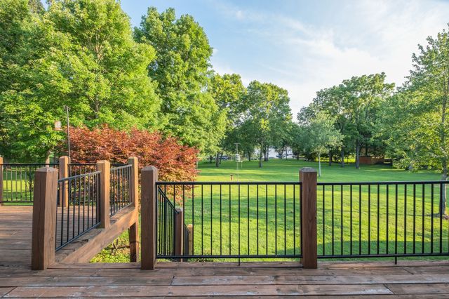 182 Cherokee Rd, Hendersonville, TN 37075