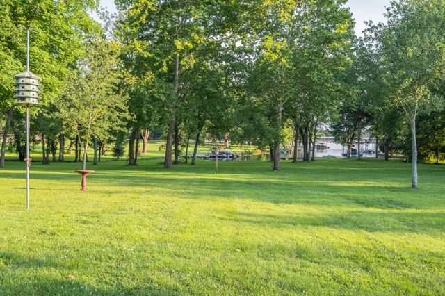 182 Cherokee Rd, Hendersonville, TN 37075