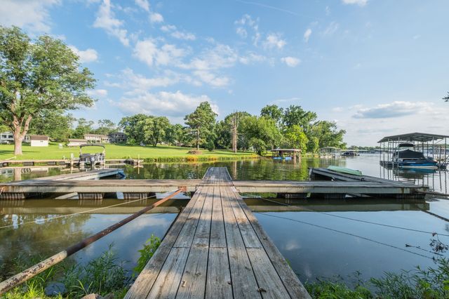 182 Cherokee Rd, Hendersonville, TN 37075