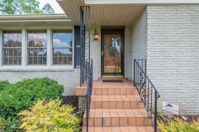 182 Cherokee Rd, Hendersonville, TN 37075