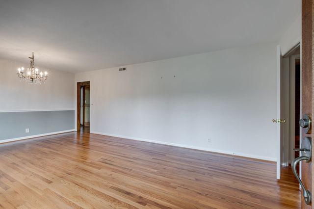 182 Cherokee Rd, Hendersonville, TN 37075