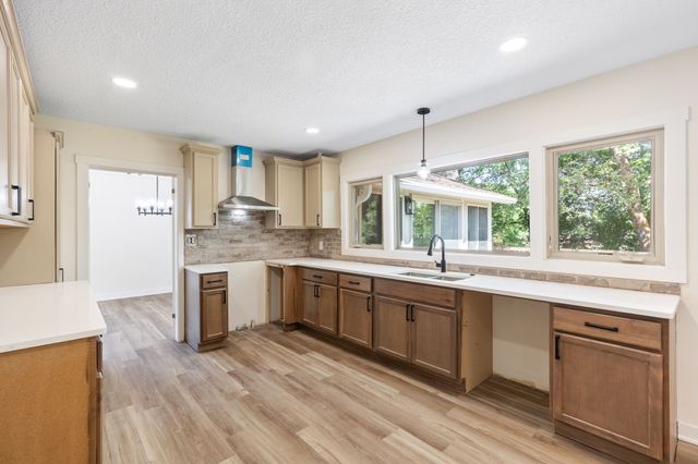 6619 Sunset Terrace, Windsor Heights, IA 50324