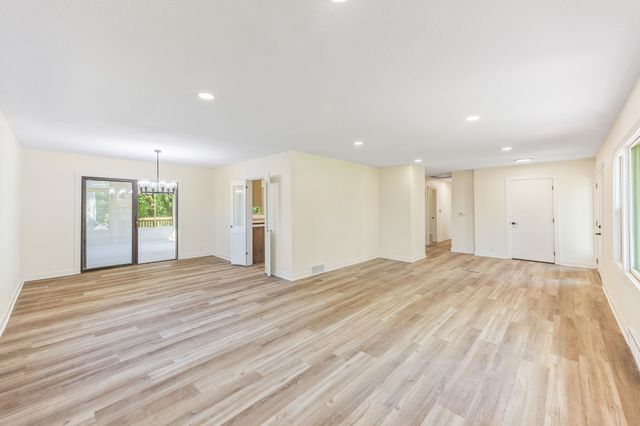 6619 Sunset Terrace, Windsor Heights, IA 50324