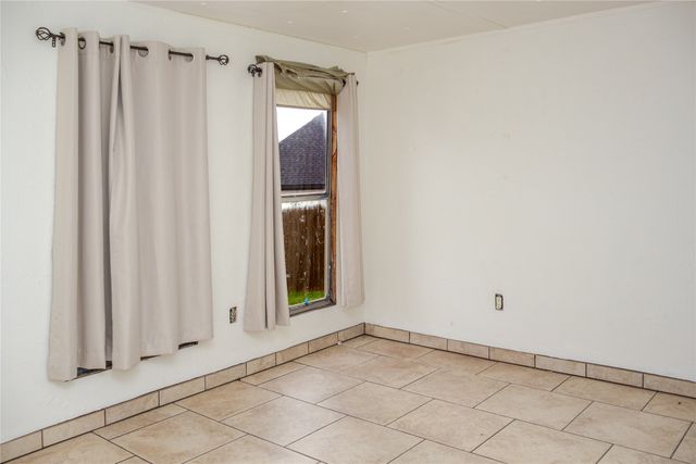 903 Battle Creek Road, Granbury, TX 76048