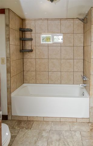 903 Battle Creek Road, Granbury, TX 76048