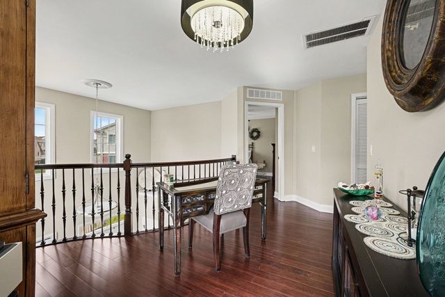10621 Dani Lane 40621, Orland Park, IL 60462