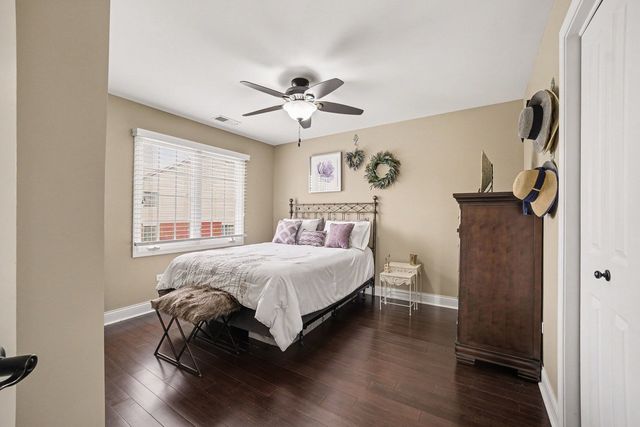 10621 Dani Lane 40621, Orland Park, IL 60462