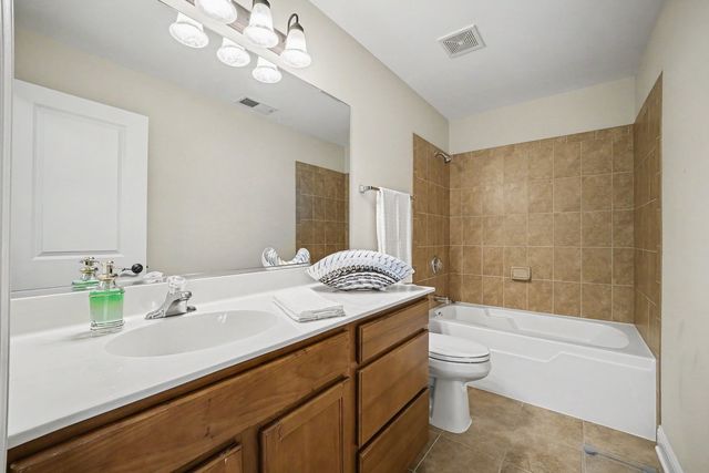10621 Dani Lane 40621, Orland Park, IL 60462