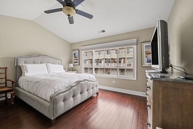10621 Dani Lane 40621, Orland Park, IL 60462