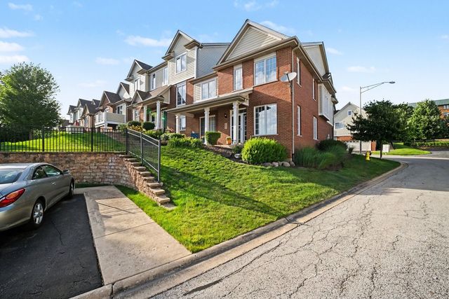 10621 Dani Lane 40621, Orland Park, IL 60462