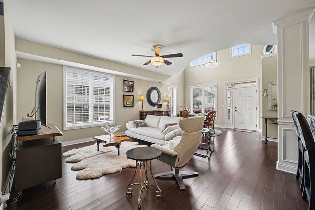 10621 Dani Lane 40621, Orland Park, IL 60462