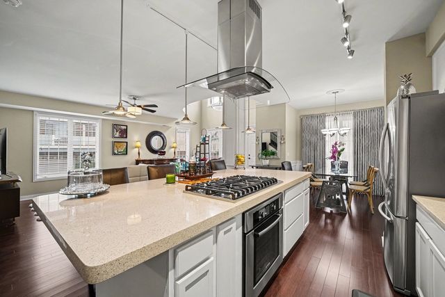 10621 Dani Lane 40621, Orland Park, IL 60462