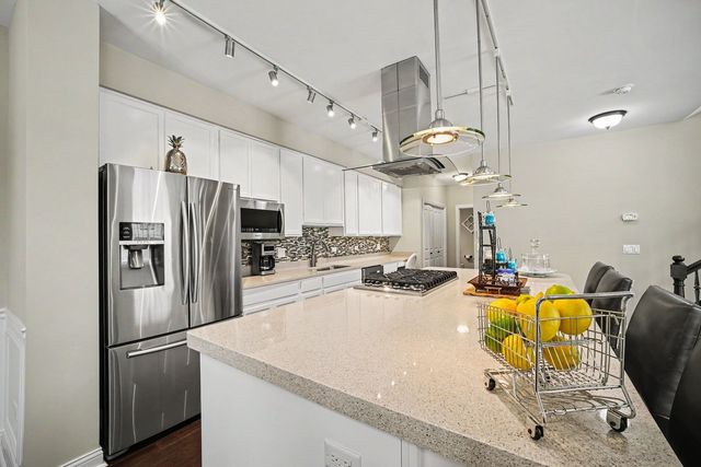 10621 Dani Lane 40621, Orland Park, IL 60462