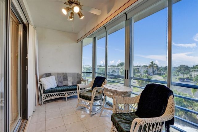 2669 S Garden Drive 401, Lake Worth, FL 33461