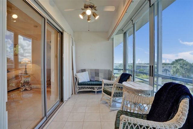 2669 S Garden Drive 401, Lake Worth, FL 33461