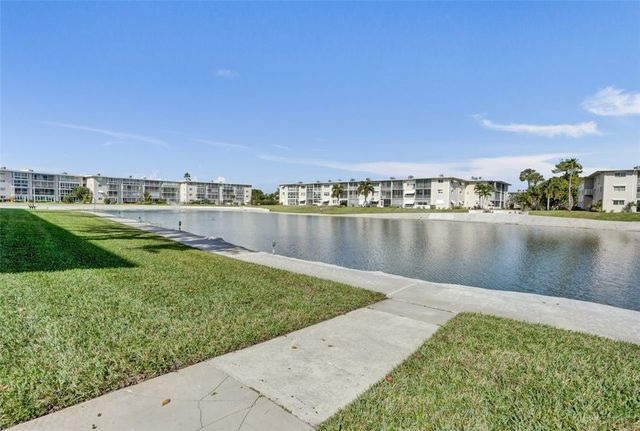 2669 S Garden Drive 401, Lake Worth, FL 33461
