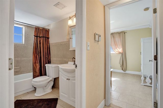 2669 S Garden Drive 401, Lake Worth, FL 33461